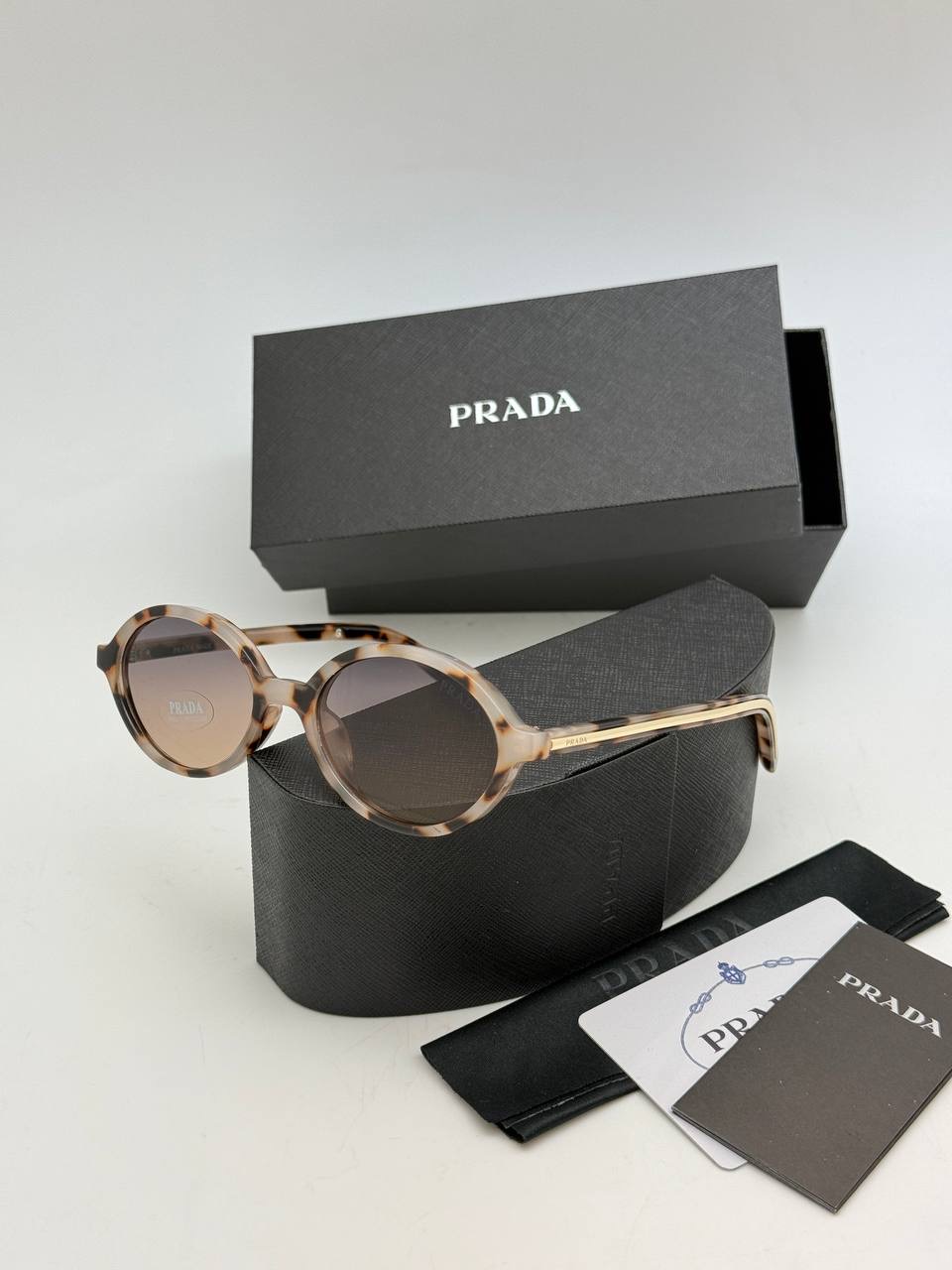Фото Очки Prada S11400