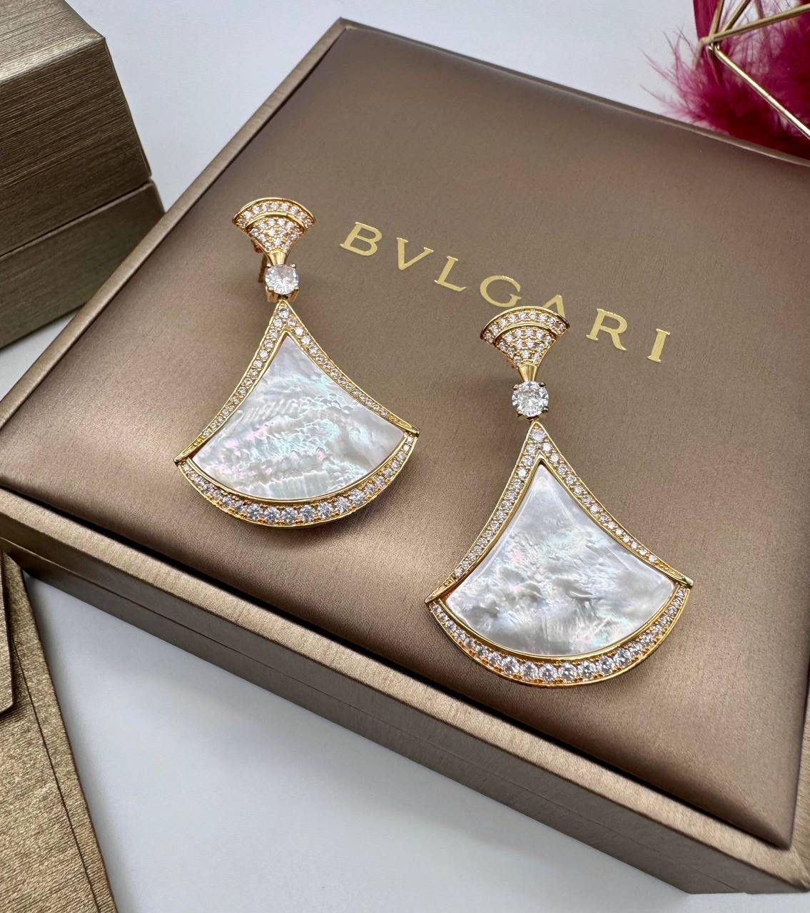 Фото Серьги Bvlgari Diva’s Dream S11489