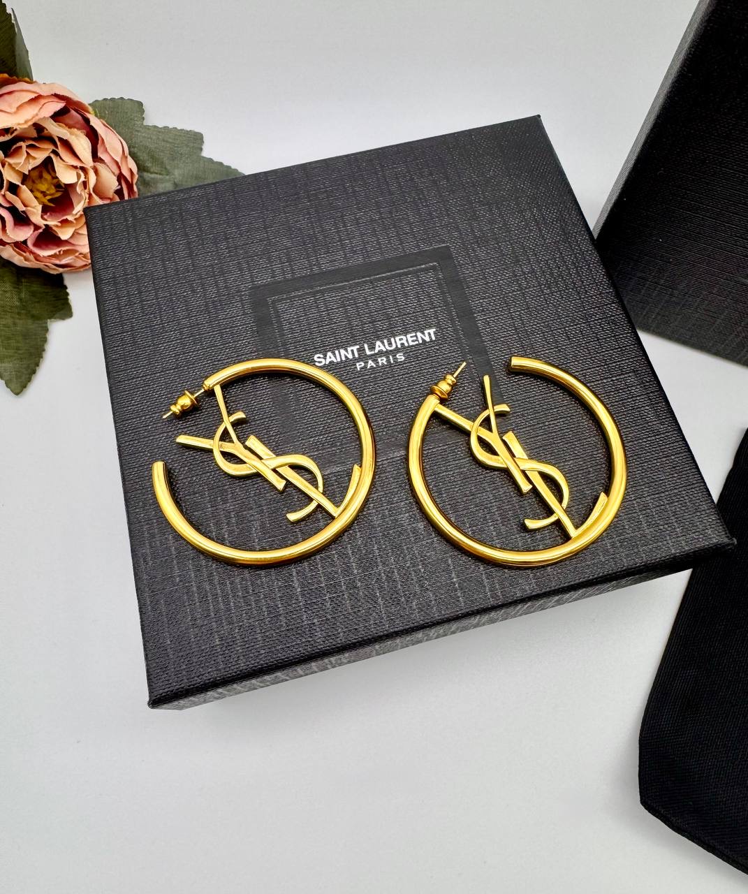 Фото Серьги-клипсы Yves Saint Laurent S16508