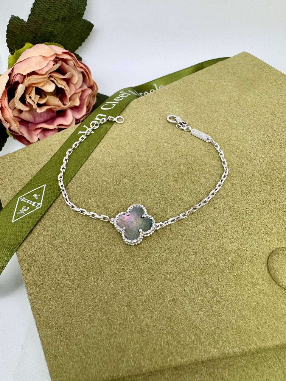 Фото Серьги Van Cleef & Arpels Vintage Alhambra S16487