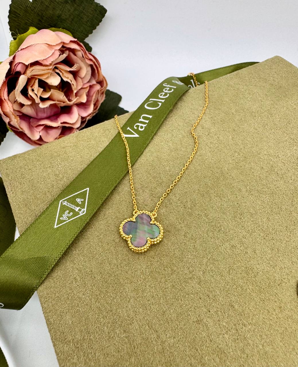 Фото Колье Van Cleef & Arpels Vintage Alhambra S16525