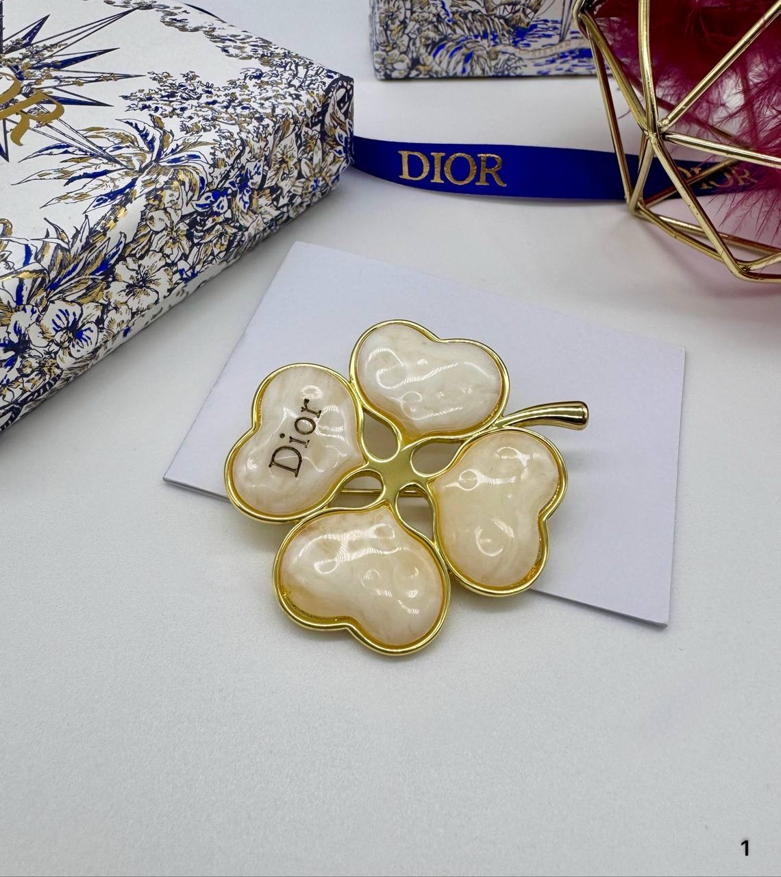 Фото Брошь Dior S11628
