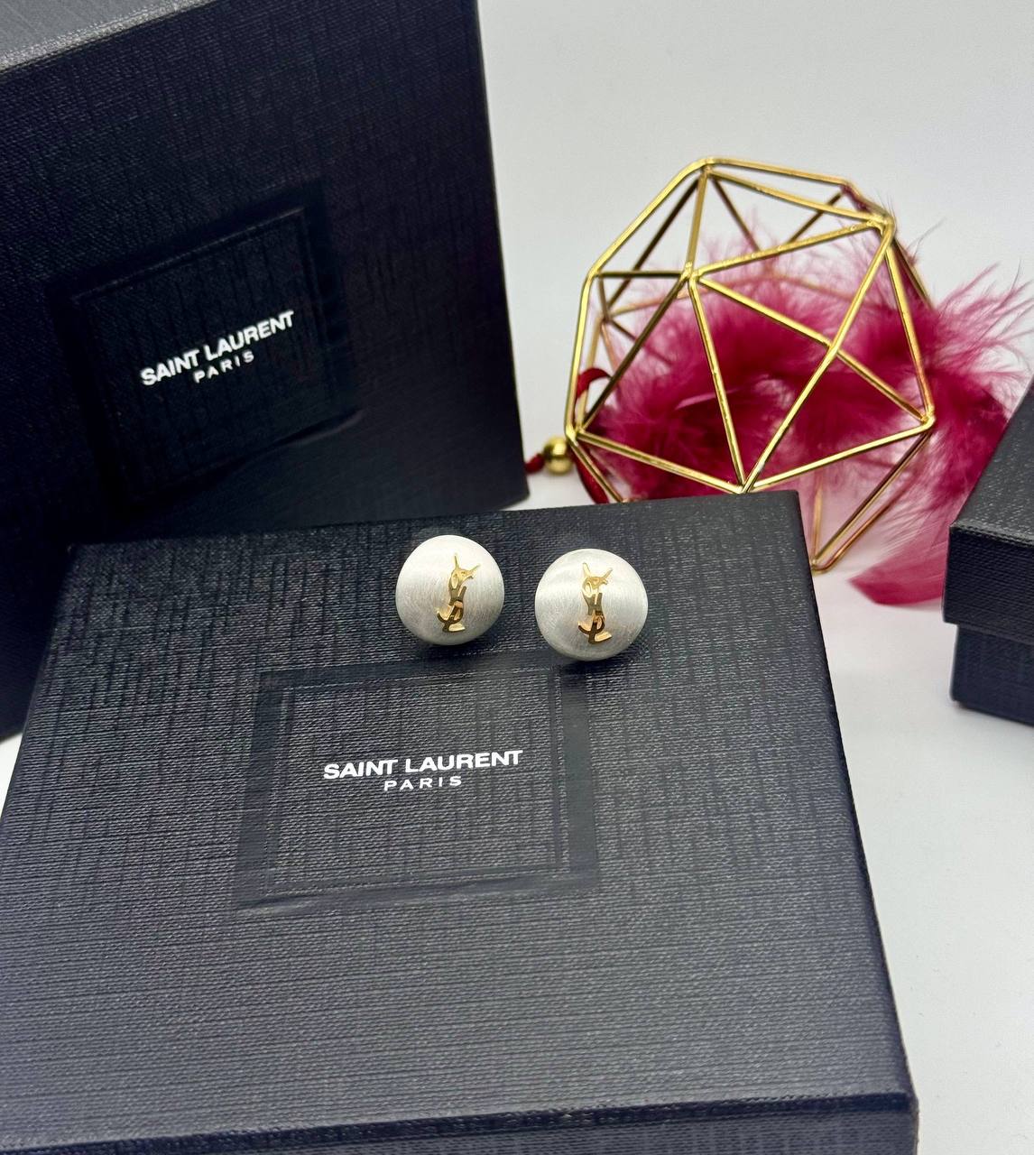 Фото Серьги Yves Saint Laurent Cassandre B5700