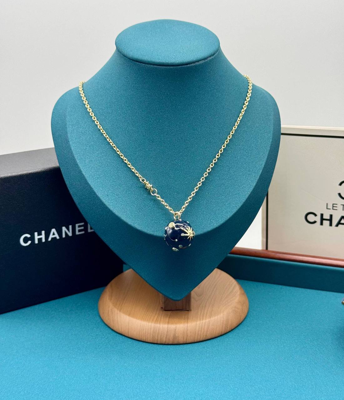 Фото Колье Chanel B5770