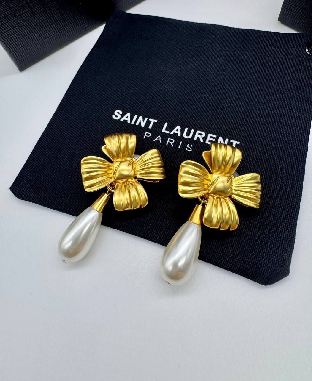 Фото Серьги-клипсы Yves Saint Laurent B5782