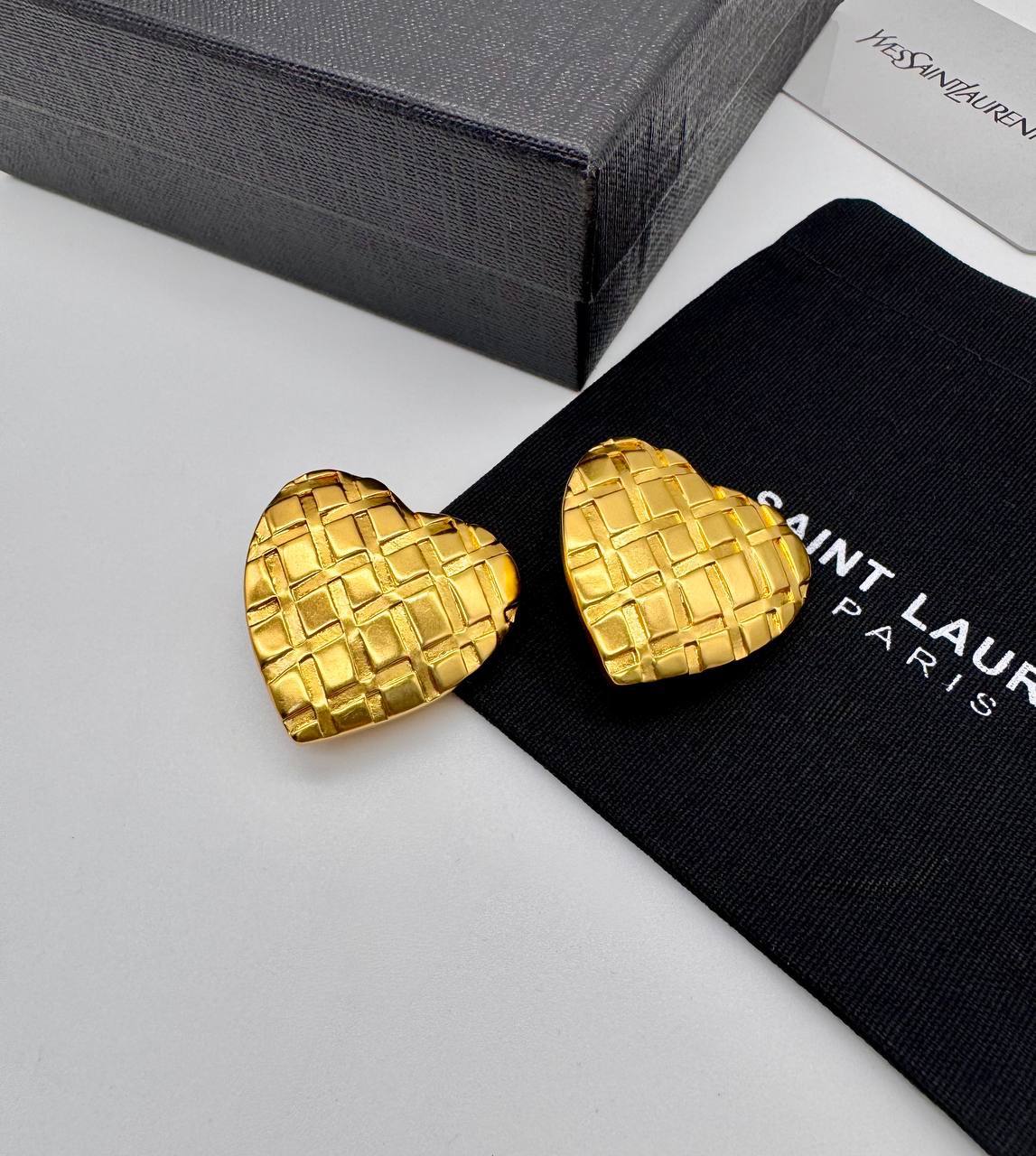 Фото Серьги-клипсы Yves Saint Laurent B5800