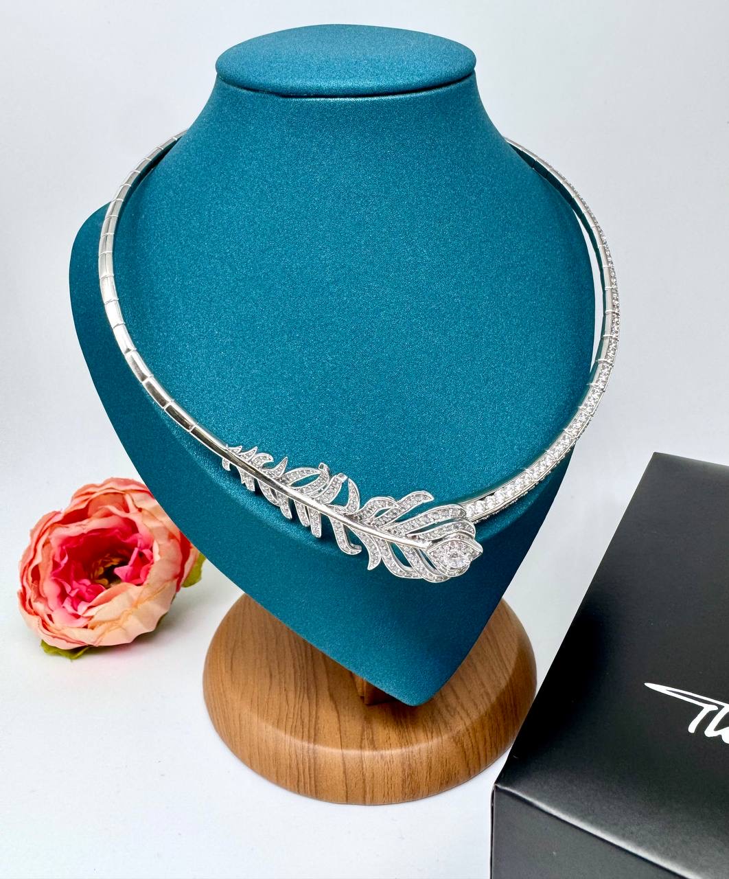 Фото Колье Boucheron S16583