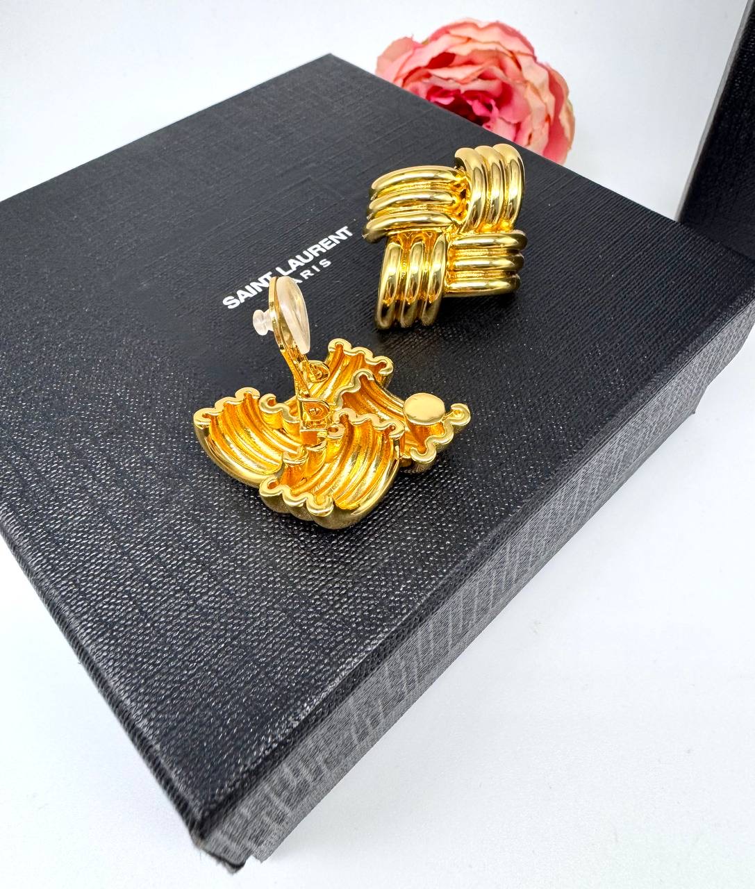 Фото Серьги-клипсы Yves Saint Laurent S1659