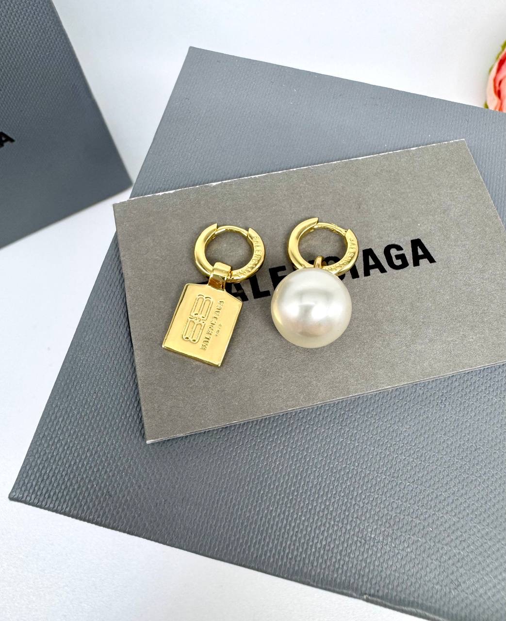 Фото Серьги Balenciaga S16603