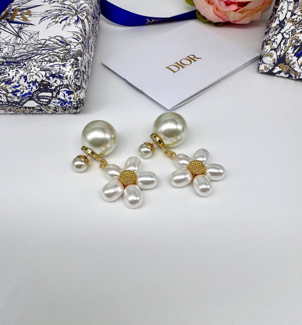 Фото Серьги Dior S16845