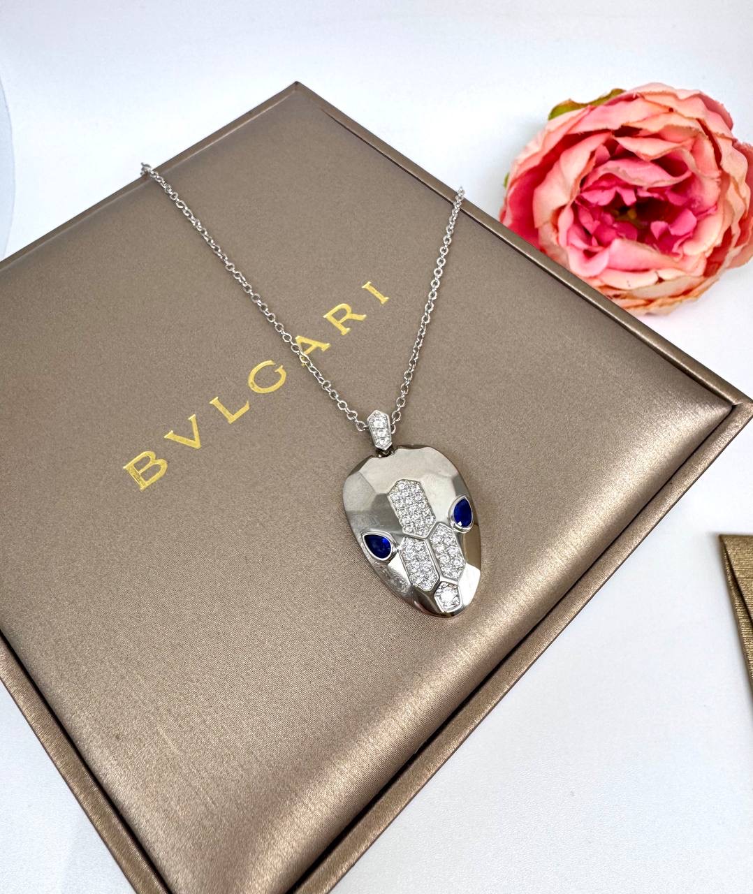 Фото Колье Bvlgari Serpenti S16902